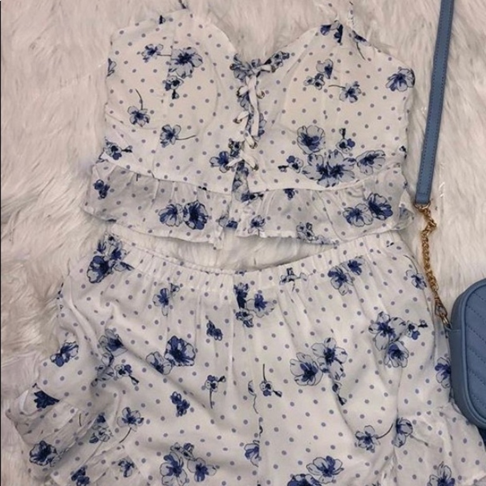 Two piece set. Size L